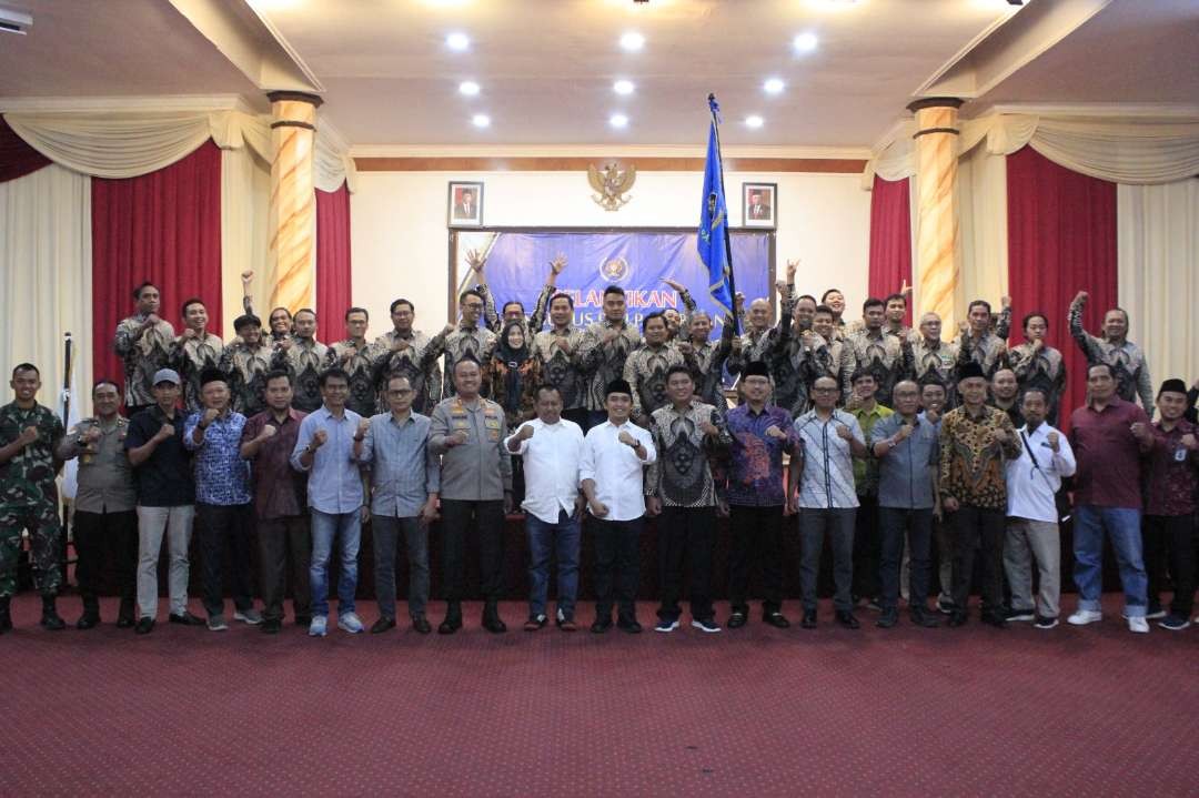 Wakil Walikota Pasuruan berfoto bersama anggota PWI Kota Pasuruan. (Foto: Pemkot Pasuruan)