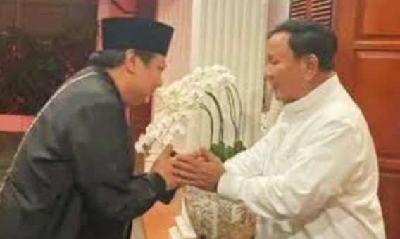Ketua Umum Partai Gerindra Prabowo Subianto bersama Ketua Umum Golkar Airlangga Hartarto. (Foto: Arsip MC Golkar)