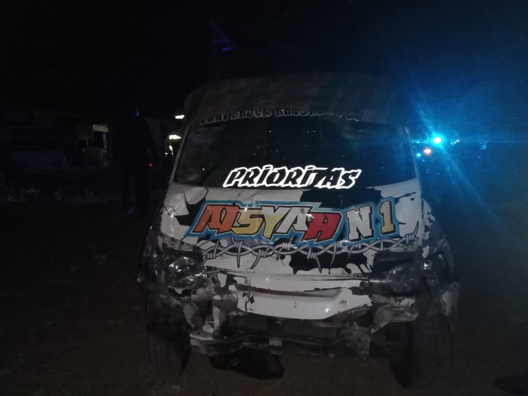 Kondisi mobil pikap yang menabrak tujuh orang peserta karnaval (Foto: Humas Polres Malang)