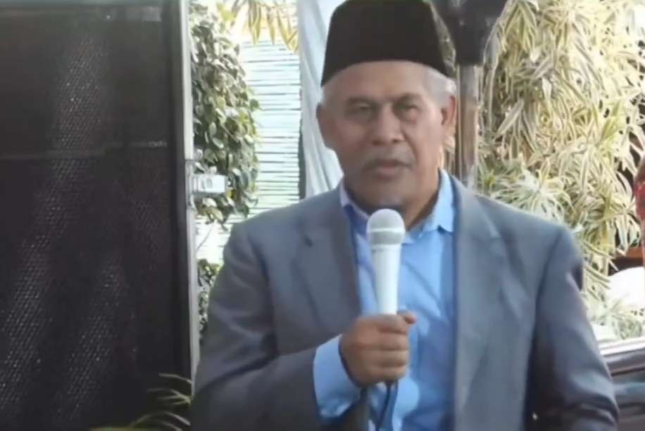 Dr KH Marzuqi Mustamar, M.Ag, Ketua PWNU Jawa Timur menjelaskan tentang karmin haram dan najis. (Foto: Istimewa)