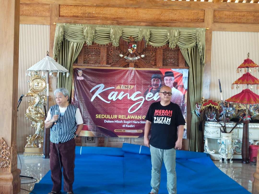 Ratusan sedulur relawan Ganjar Pranowo dari berbagai daerah berkumpul menggelar acara silaturahmi temu kangen di salah satu rumah tokoh masyarakat di Kediri. (Foto: Istimewa)