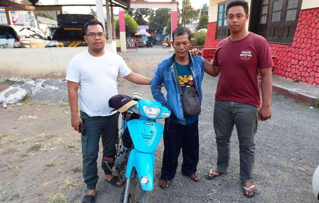 Polisi menangkap Subairi bersama sepeda motor korban yang dibawa kabur (Foto: Istimewa)