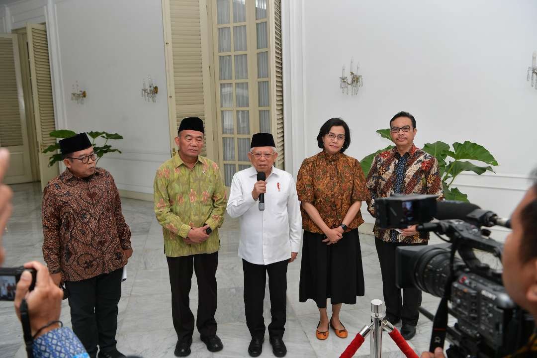 Menko PMK mendampingi Wakil Presiden Ma'ruf Amin memimpin Rapat Koordinasi Nasional terkait Percepatan Penurunan Stunting Tahun 2023. (Foto: Dok Kemenko PMK)