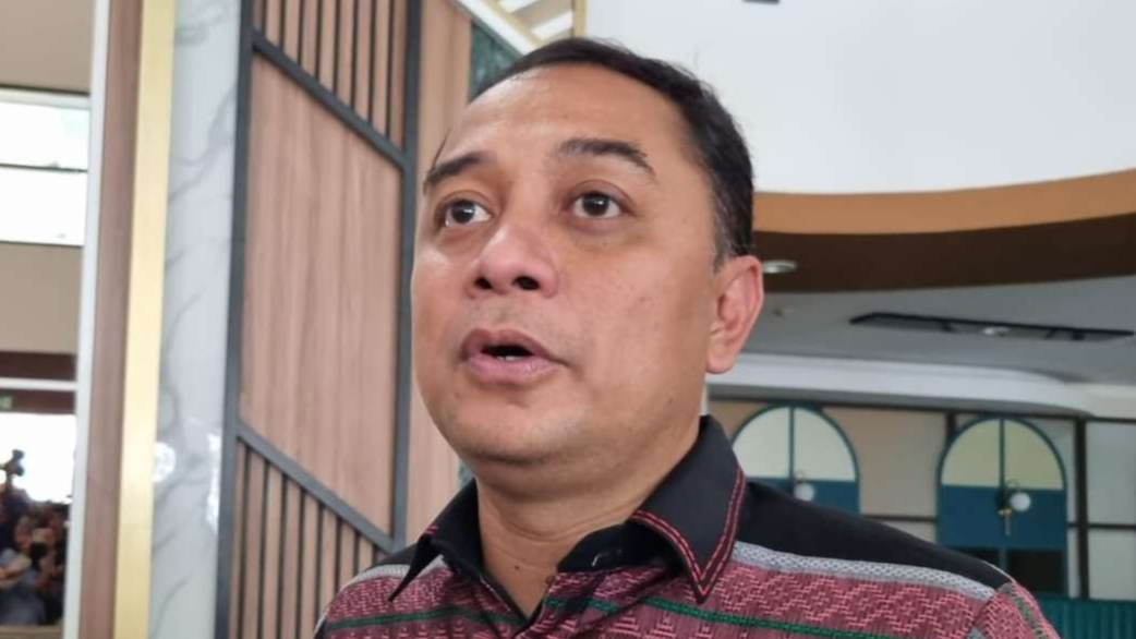 Walikota Surabaya, Eri Cahyadi bilang akan kasih diskon pelajar nonton Piala Dunia U-17 di Stadion GBT. (Foto: Pita Sari/Ngopibareng.id)