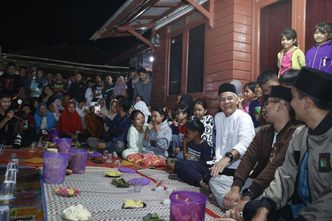Bacapres 2024 Ganjar Pranowo menginap di rumah warga di perkampungan terpencil di Tasikmalaya Jawa Barat. (Foto: Tim Media Ganjar Pranowo)