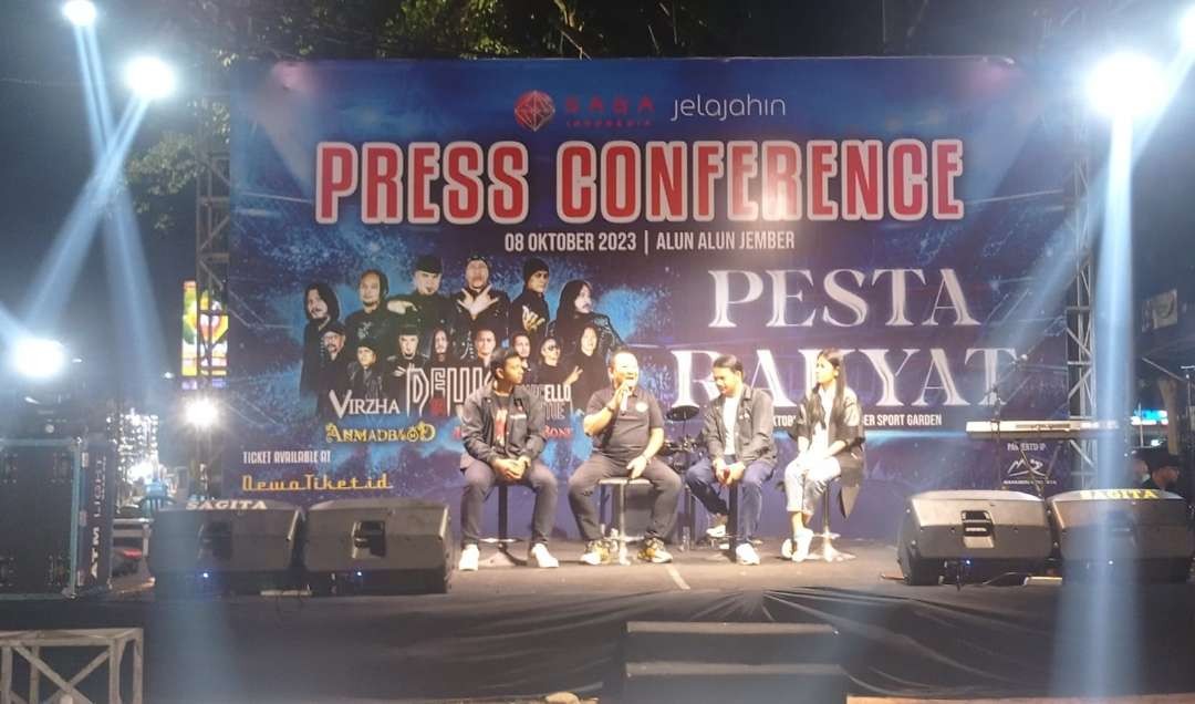 Bupati Jember bersama Saga Indonesia saat melakukan konferensi pers kegiatan Pesta Rakyat (Foto: Rusdi/Ngopibareng.id)