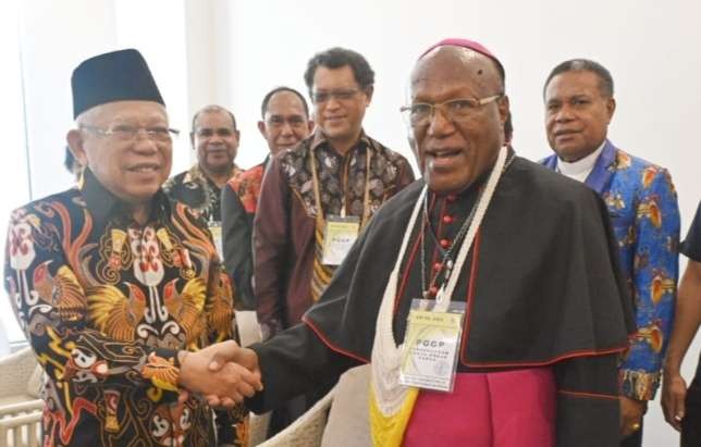 Pendekatan yang dilakukan Wapres Ma'ruf Amin dalam menyelesaikan persoalan di Papua dipuji Uskup Jayapura, Yanuarius Theofilus Matopai You.(Foto: Setwapres)