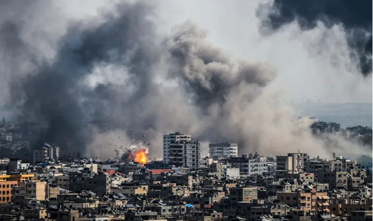 Perang Israel dan Palestina dipicu serangan mendadak kelompok bersenjata Palestina, Hamas pada, Sabtu 7 Oktober 2023. (Foto: Anadolu via Al Jazeera)