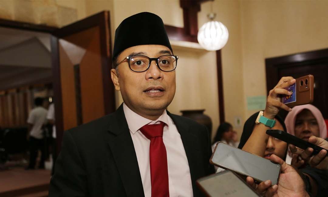Walikota Surabaya, Eri Cahyadi saat ditemui di kantor DPRD Kota Surabaya. (Foto: Humas Pemkot Surabaya)
