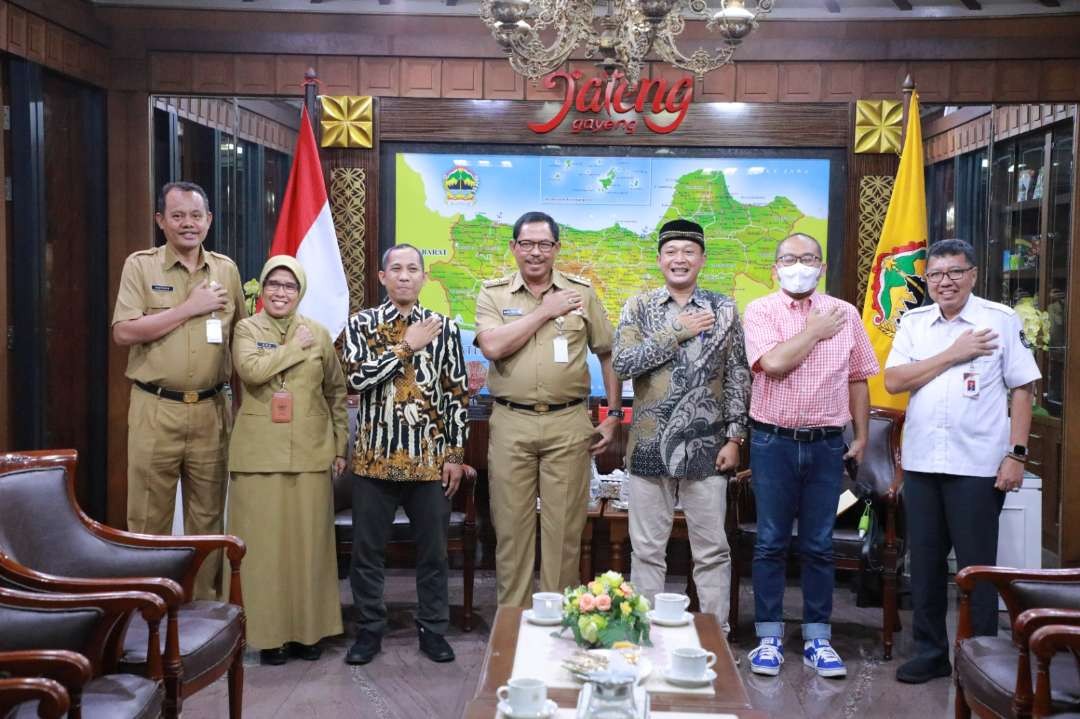 Pj Gubernur Jawa Tengah, Nana Sudjana menerima kunjungan KPU setempat, Senin 16 Oktober 2023. (Foto: Humas Pemprov Jateng)