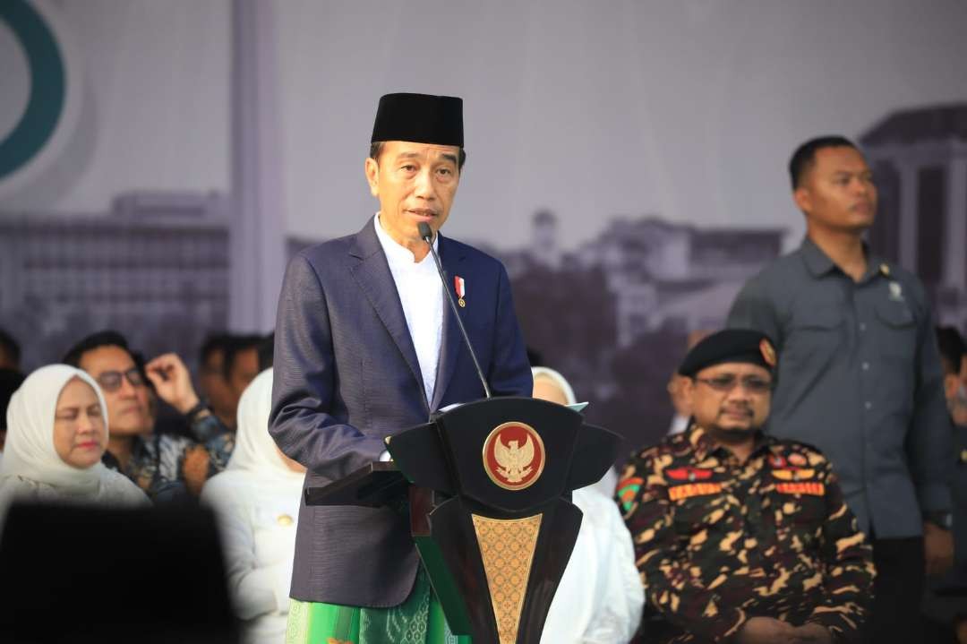 Presiden Joko Widodo menjadi pembina pada Apel Hari Santri 2023 di Surabaya, Jatim. (Foto: Istimewa)