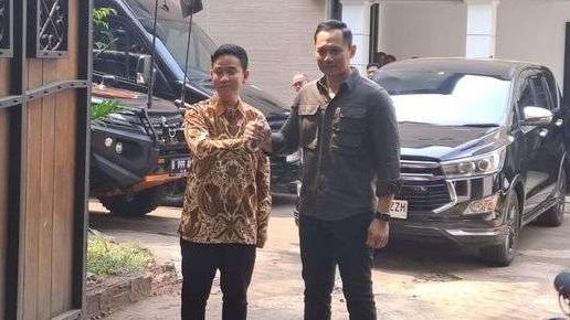 Walikota Solo Gibran Rakabuming Raka bertemu Ketua Umum Partai Demokrat Agus Harimurti Yudhoyono (AHY) di Jalan Prapanca Raya, Jakarta Selatan. (Foto: Ant)