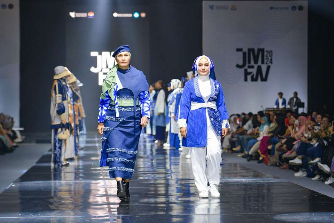 Sebanyak 72 koleksi busana karya talenta-talenta mode dari satuan pendidikan vokasi tampil memukau di ajang Jakarta Muslim Fashion Week (JMFW) 2024 di Indonesia Convention Exhibition (ICE) BSD Tangerang, Banten, (Foto: Dok JMFW)