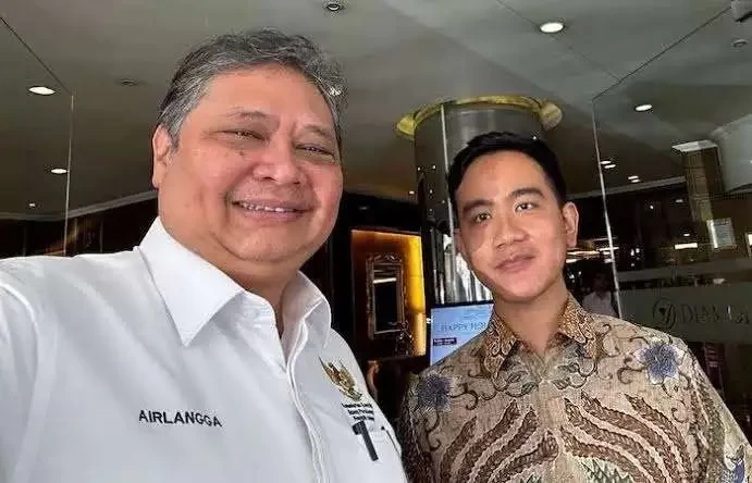 Menko Perekonomian sekaligus Ketua Umum Partai Golkar, Airlangga Hartarto dan Walikota Solo, Gibran Rakabuming Raka. (Foto: Instagram)