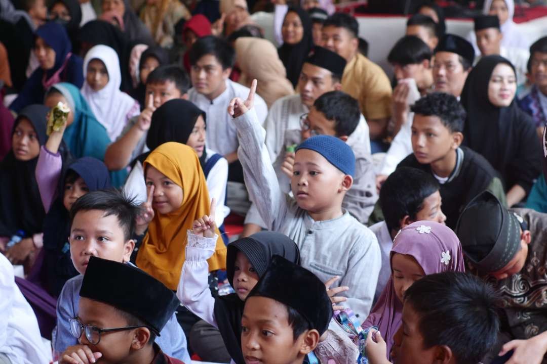 Doa bersama anak yatim di ulang tahun Ganjar Pranowo, sekaligus peringatan Hari Sumpah Pemuda, Sabtu 28 Oktober 2023. (Foto: Istimewa)