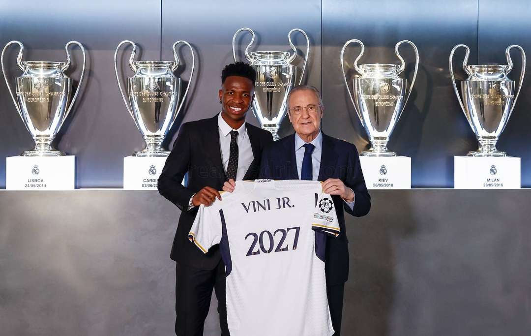 Real Madrid resmi mengumumkan perpanjangan kontrak Vinicius Jr hingga 2027. (Foto: X Real Madrid/vinijr)