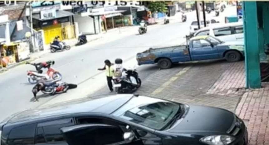 Detik-detik kecelakaan yang terjadi di Jalan Kalimantan (Foto: Tangkap layar video amatir)