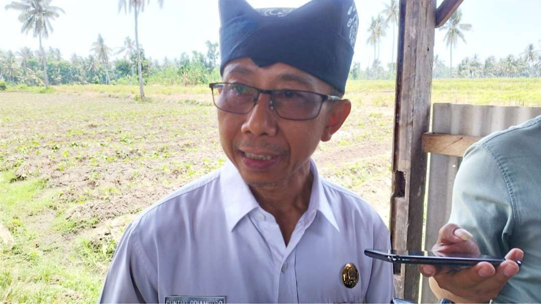 Kepala Dinas Pekerjaan Umum Pengairan Banyuwangi, Guntur Priambodo soal penurunan debit air DAM. (Foto: Muh Hujaini/Ngopibareng.id)