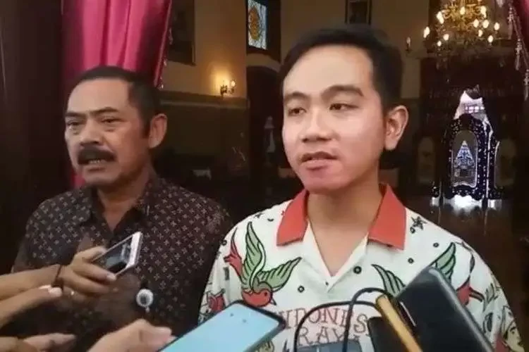 Walikota Solo Gibran Rakabuming Raka dan Ketua DPC PDIP Solo, FX Hadi Rudyatmo. (Foto: Istimewa)