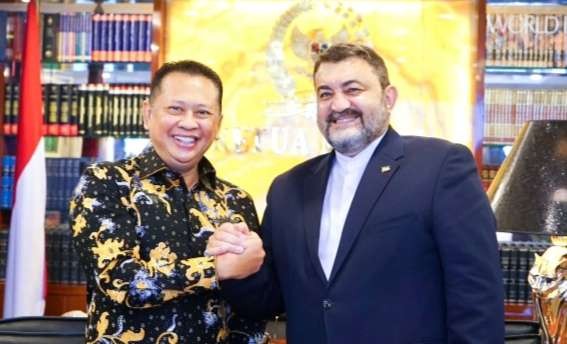 Ketua MPR RI Bambang Soesatyo (Bamsoet) bersama Duta Besar Iran untuk Indonesia H.E. Mr. Mohammad Boroijerd. (Foto: MC Bamsoet)