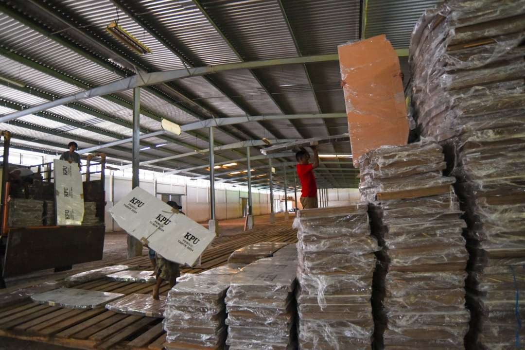 Logistik Pemilu 2024 yang sudah tiba di gudang KPU Kabupaten Banyuwangi. (Foto: Istimewa)