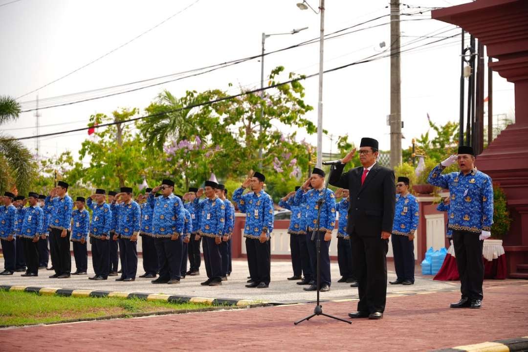 Peringatan Hari Pahlawan di Taman Makam Pahlawan (TMP), dipimpin Sekda Kota Madiun Soeko Dwi Handiarto pada Jumat 10 November 2023.(Foto: madiuntoday)