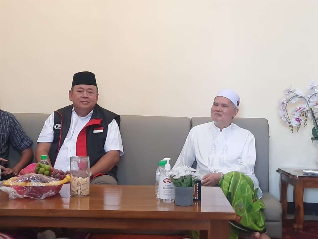 Deputi Kinetik Teritorial Tim Pemenangan Nasional (TPN) Ganjar Pranowo Pranowo dan Mahfud MD, Komjen Pol (Purn) Luki Hermawan (kiri) dan KH Azaim Ibrahimy. (Foto: Istimewa)