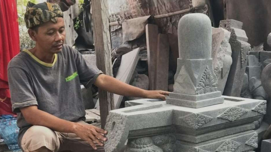 Seniman patung Mojokerto masih tetap eksis.(Foto: Deni Lukmantara/Ngopibareng.id)