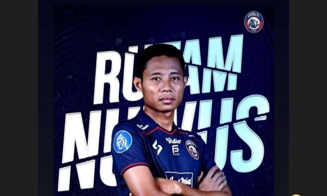 Evan Dimas lepas jersey Arema FC. (Foto: Instagram @aremafcofficial)