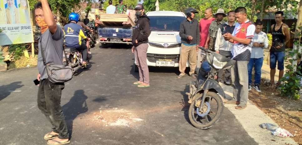 Dua sepeda motor mengalami kecelakaan lalu lintas di jalan Desa Wolutengah, Kecamatan Kerek, Kabupaten Tuban (Dok. Satlantas Polres Tuban)