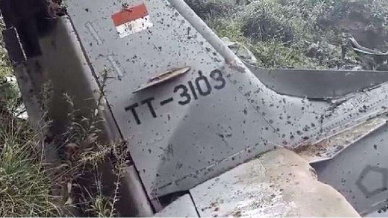 Salah satu dari dua pesawat tempur TNI AU yang jatuh di Pasuruan, Kamis, 16 November 2023. (Foto: Instagram)