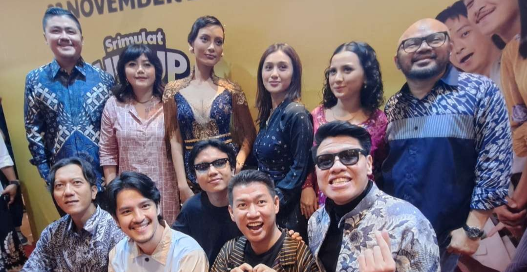 Para pemain film 'Srimulat: Hidup Memang Komedi' sapa penggemar di Surabaya sebelum film resmi rilis di bioskop. (Foto: Pita Sari/Ngopibareng.id)
