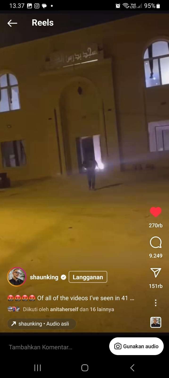 Potongan video seorang tentara Israel sedang melempar granat ke dalam masjid saat azan Subuh, di Tepi Barat. (Foto: Instagram @Shaunking)