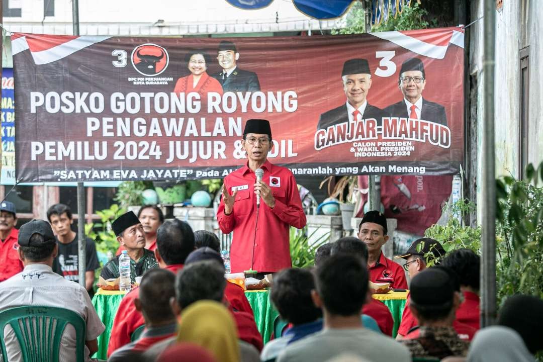 Ketua DPC PDIP Surabaya Adi Sutarwijono meminta kader PDIP Surabaya mengawal pemilu jujur dan adil. (Foto: DPC PDIP Surabaya)