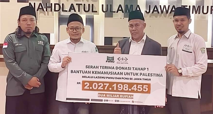 Pengumpulan donasi kemanusiaan yang disalurkan melalui NU Care-Lembaga Amil Zakat, Infaq dan Shadaqah Nahdlatul Ulama (LAZISNU) PWNU dan PCNU se-Jawa Timur. (Foto: media center NU Jatim)