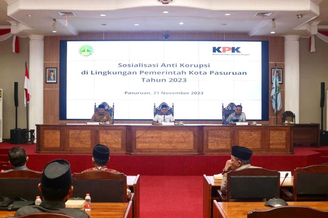 Walikota Pasuruan Saifullah Yusuf (Gus Ipul) menyampaikan sosialisasi ini penting untuk mengukuhkan dan memperkuat langkah terhadap upaya pencegahan pemberantasan korupsi di jajaran pemerintah Kota Pasuruan. (Foto: Pemkot Pasuruan)