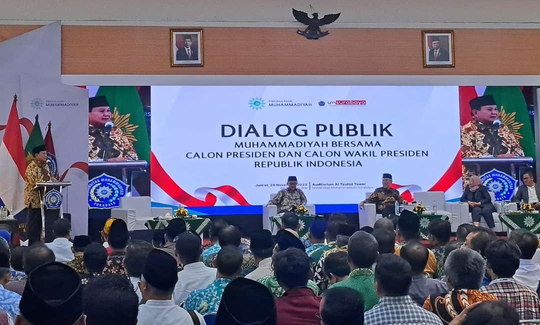 Prabowo Subianto saat datang ke Surabaya menghadiri dialog publik di Universitas Muhammadiyah Surabaya. (Foto: Pita Sari/Ngopibareng.id)