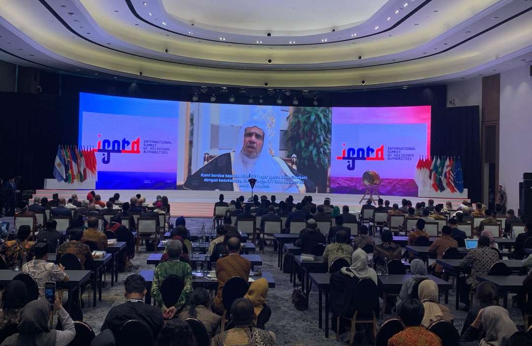 Sekretaris Jenderal Liga Muslim Dunia (MWL) Syekh Muhammad bin Abdul Karim al-Issa pada Forum R20 ISORA di Jakarta. (Foto: ltn-pbnu)