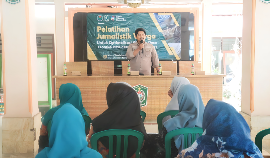 Pemerintah Desa Jatisari bersama Dinas Komunikasi dan Informatika Kabupaten Lumajang menggelar pelatihan jurnalistik. (Foto: Kominfo Lumajang)