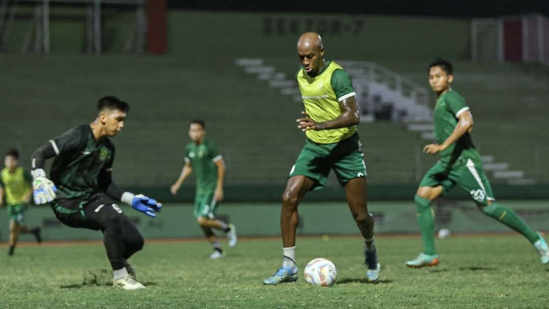 Striker Persebaya, Paulo Henrique diharap menjadi solusi tim di lini depan. (Foto: Persebaya)