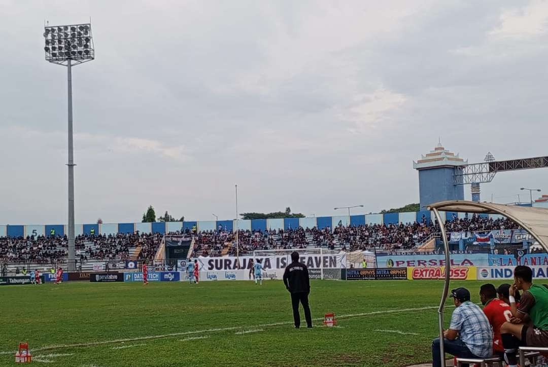 Kemegahan Stadion Surajaya Lamongan akan menjadi kenangan. (Foto: Imron Rosidi/Ngopibareng.id)