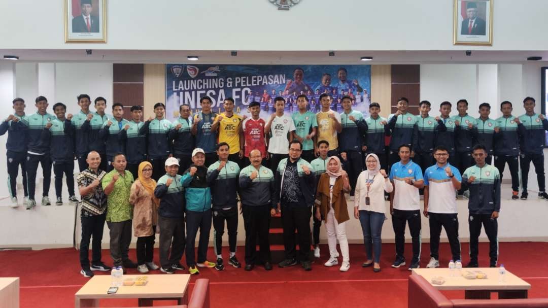 Tim Kresna Unesa Surabaya FC. (Foto: Fariz Yarbo/Ngopibareng.id)
