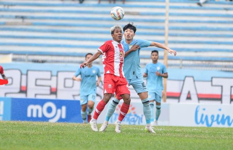 Laga tunda Gresik united menjamu Persela Lamongan dalam lanjutan kompetisi Liga 2 2023/2024 diputuskan di Stadion Slamet Riyadi, Blitar. (Foto: Istimewa)