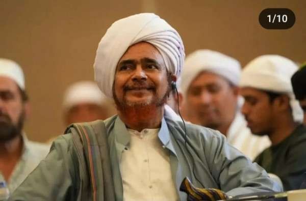 Habib Umar bin Hafidz, sesepuh kaum habaid di Nusantara. Asal Hadramaut, Yaman. (Foto: dok/ngopibareng.id)