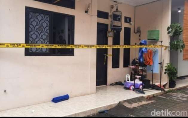 Rumah korban / TKP pembunuhan empat orang anak di Jagakarsa Jakarta Selatan telah dipasang garis polisi ( foto: arsip Pilres Metro Jakarta Selatan)