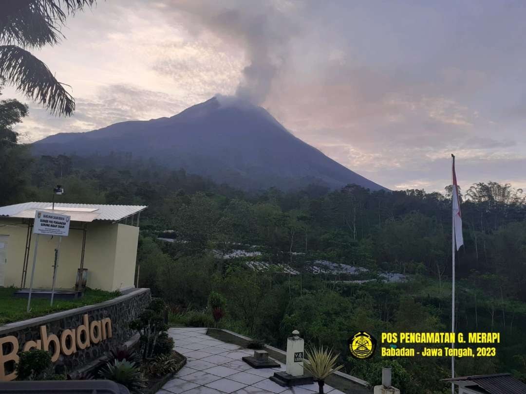 Terjadi awan panas guguran di Puncak Gunung Merapi, Jumat 8 Desember 2023 sore. (Foto: X BPPtKG)