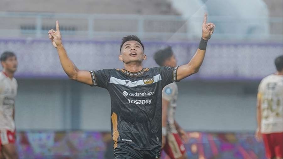 Selebrasi Ahmad Nufiandani usai menyamakan kedudukan 1-1 Dewa United vs Bali United di Stadion Indomilk Arena Tangerang, Jumat 8 Desember 2023. (Foto: Instagram @dewaunitedfc)