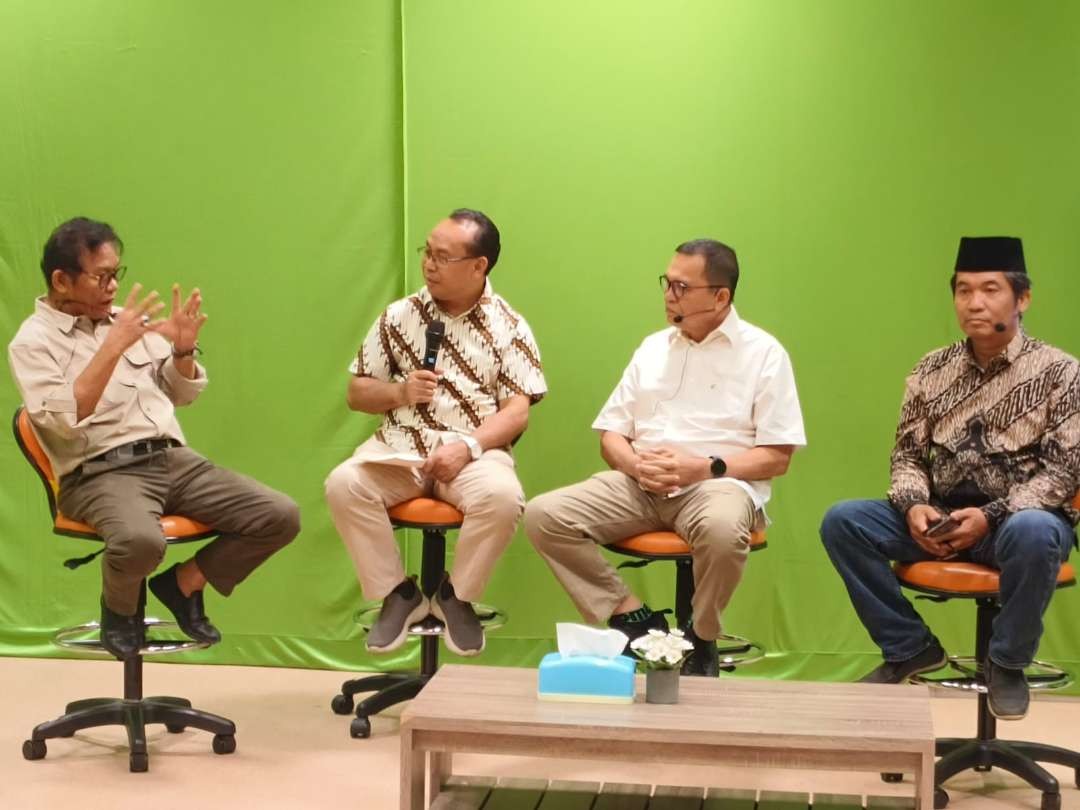 Diskusi akhir pekan Titik Temu Rumah Kebudayaan Nusantara (RKN) berjudul "Politik Panas di Musim Hujan" di Kampus Universitas Sriwijaya, Palembang. (Foto: Istimewa)