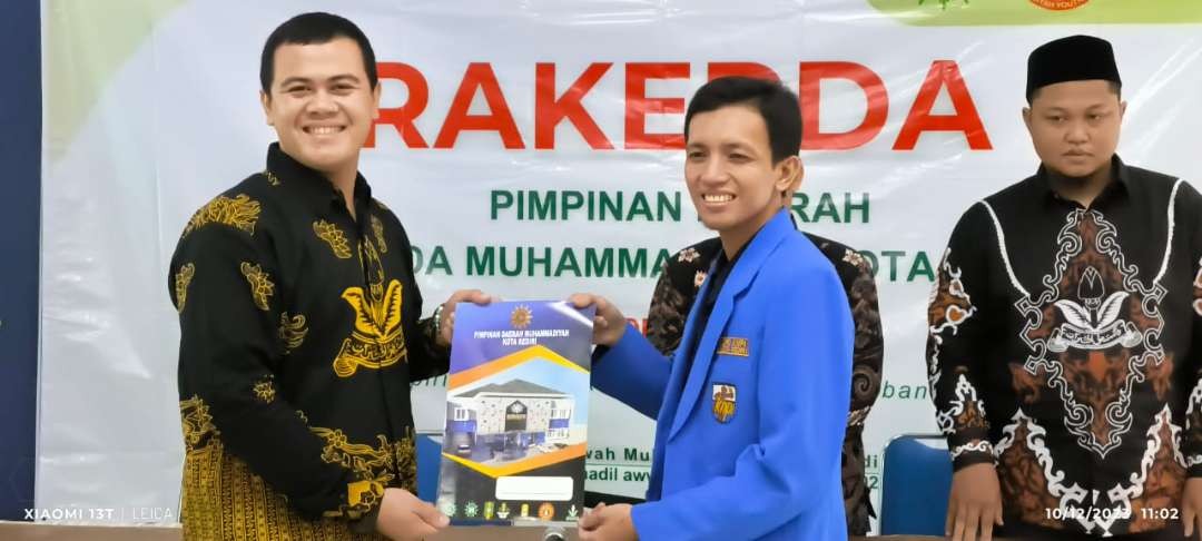 Pimpinan Daerah Pemuda Muhammadiyah (PD PM) Kota Kediri memberikan dukungan kepada Munjidul Ibad untuk maju dalam bursa pemilihan ketua DPD KNPI Kota Kediri (Foto: Fendi Lesmana/ngopibareng.id)
