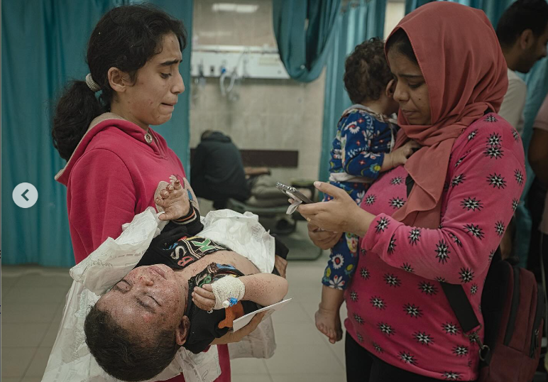 Serangan udara Israel di Gaza menewaskan 133 staf PBB yang bekerja untuk UNRWA. Sebanyak 500 ribu warga Gaza terancam kelaparan. (Foto: Instagram @Motaz Azaiza)